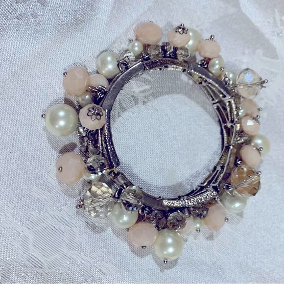Simmering Sparking Crystals & Faux Pearl Flex Bracelet OSFA Gorgeous - Picture 5 of 5